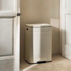 Collection image for: Poubelles